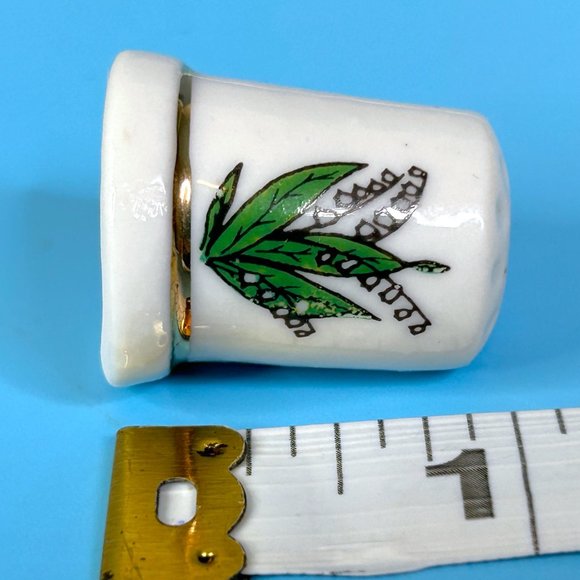 Vintage White Bell Flowers Gold‎ Trim Porcelain Thimble - Picture 3 of 4